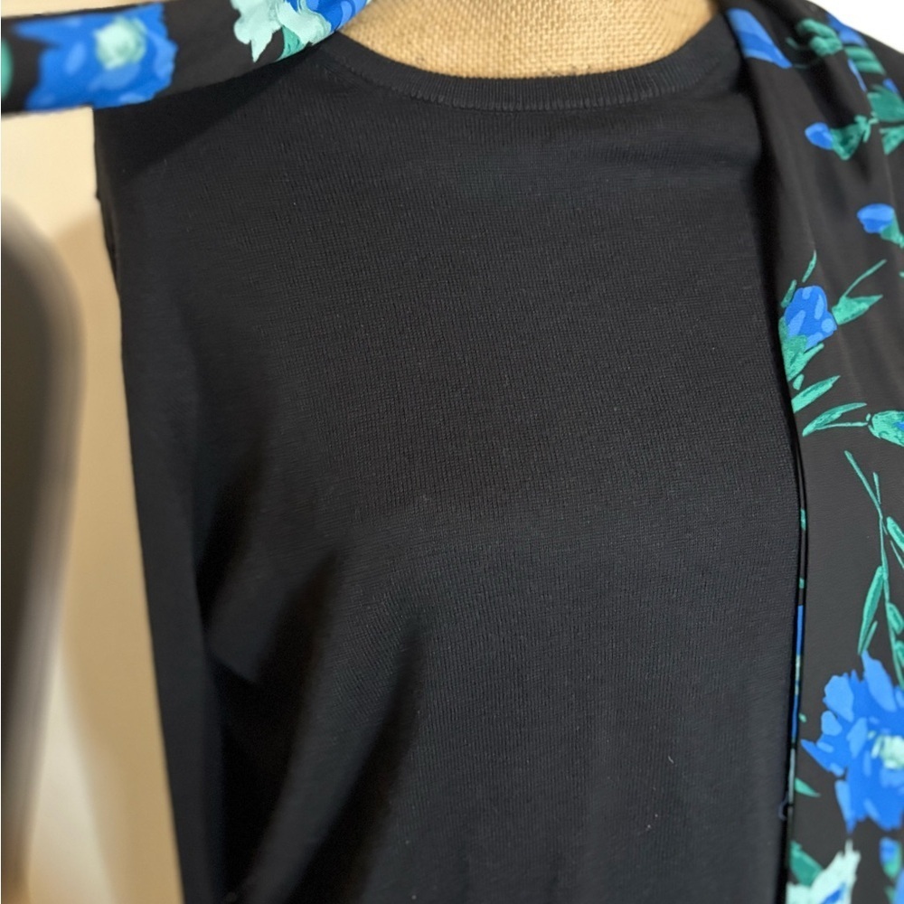 NWT J Crew Blouse with Floral Scarf XL - Picture 3 of 9